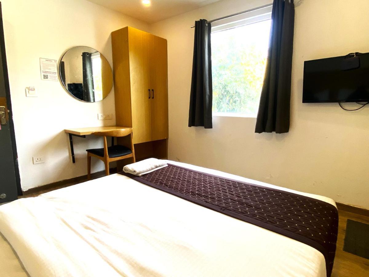 Qotel Hotel Ip Residency East Delhi Preet Vihar ニューデリー エクステリア 写真
