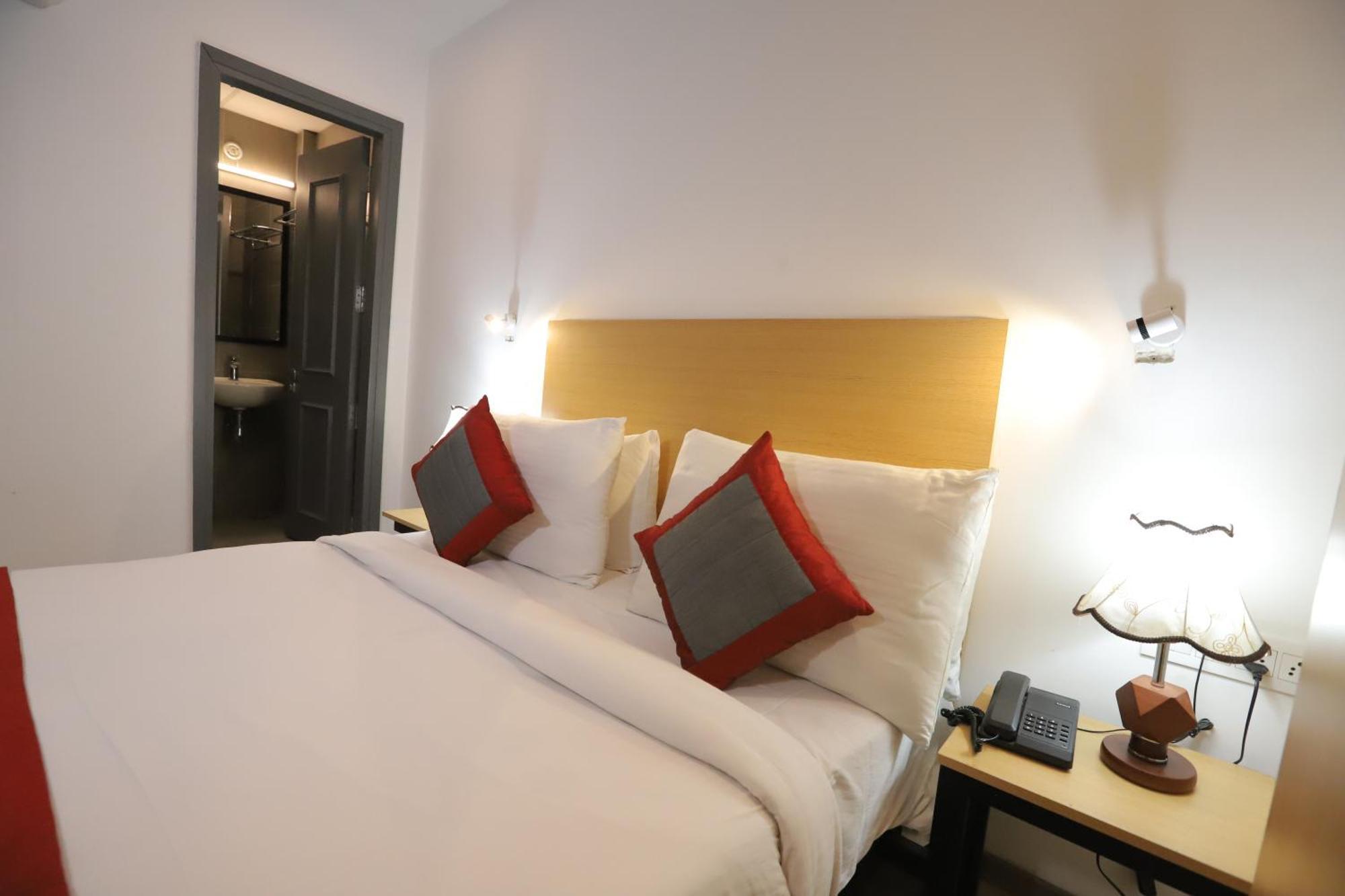 Qotel Hotel Ip Residency East Delhi Preet Vihar ニューデリー エクステリア 写真